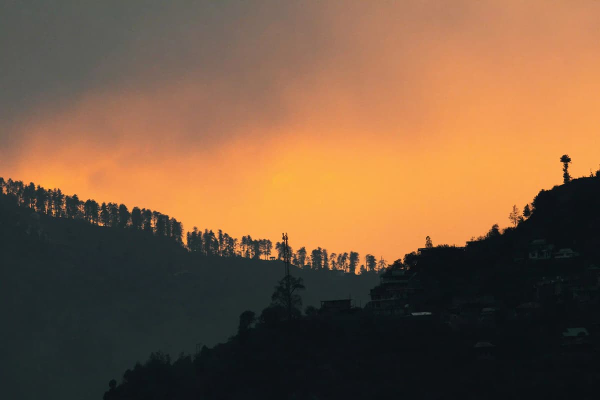 Panoramic view of Tirthan Valley with mountains and Tirthan River in Himachal Pradesh
